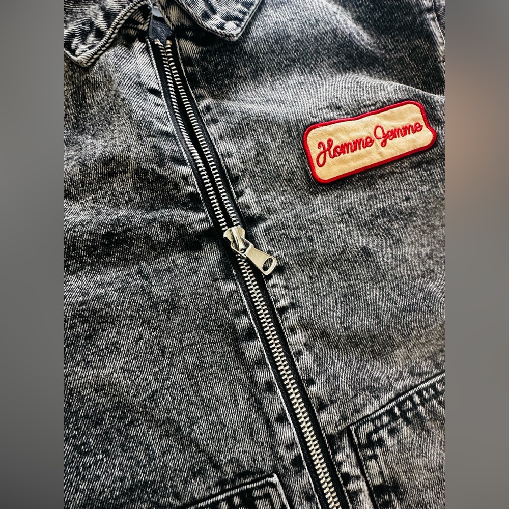 Homme Femme NWT Men’s/Women’s Black Denim Jacket Sz S 22”P2P - Picture 4 of 10